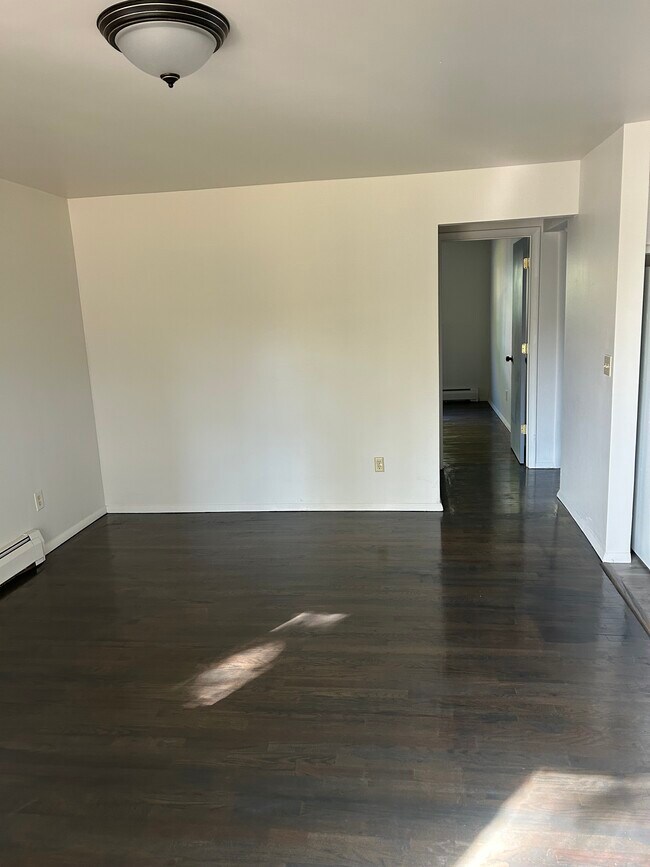 Foto del edificio - 8441 Cottonwood Dr