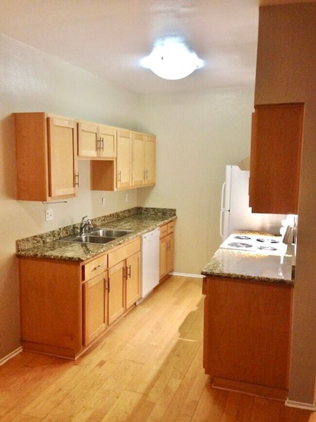 Foto del edificio - Great 1 bed, 1 bath Condo in Richmond's Ma...