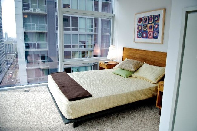 Building Photo - 196 E Illinois St