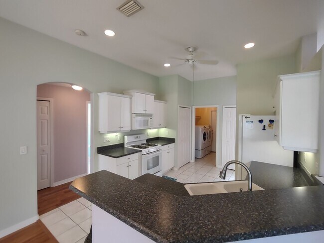 Building Photo - Beautiful 3 bedroom 2 bath home!