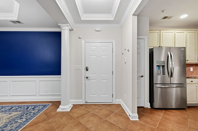 Building Photo - 10411 Rosegate Ct