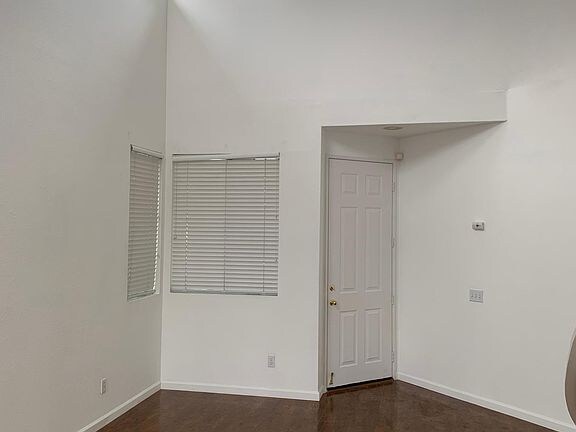 Foto del edificio - 5630 Pheasant Dr
