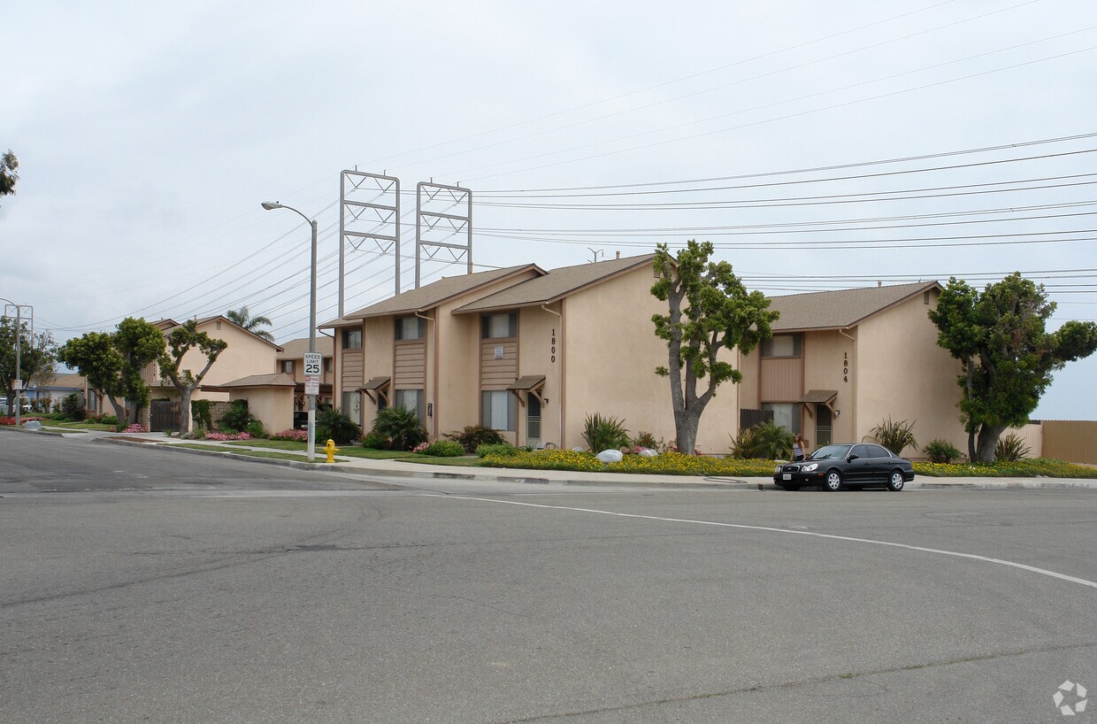Foto principal - 1800 Sanford St
