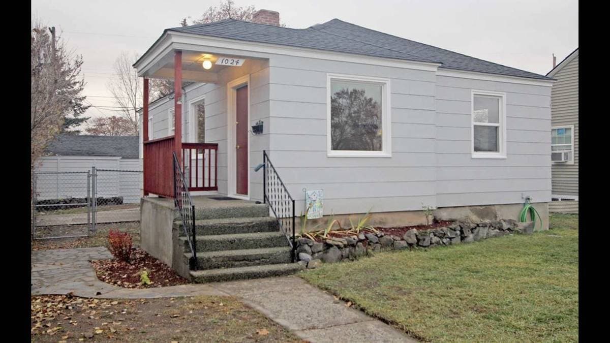 1024 E Hoffman - 1024 E Hoffman Ave
