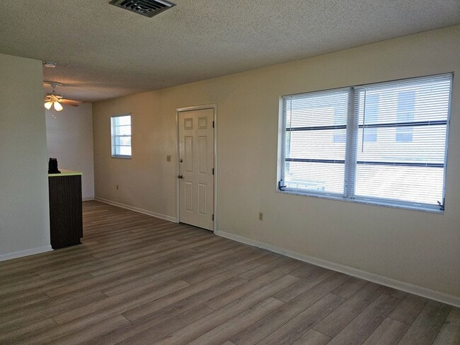 Building Photo - 360 137th Ave Cir