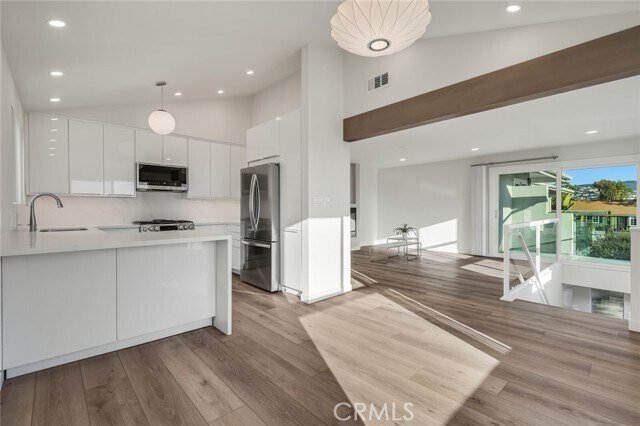 Foto principal - 372 Locust St