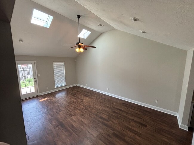 Building Photo - 953 Bryan Cir