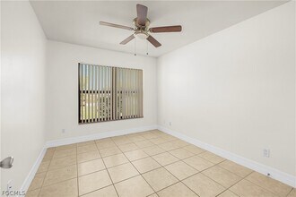 Building Photo - 902 SW 39th Terrace