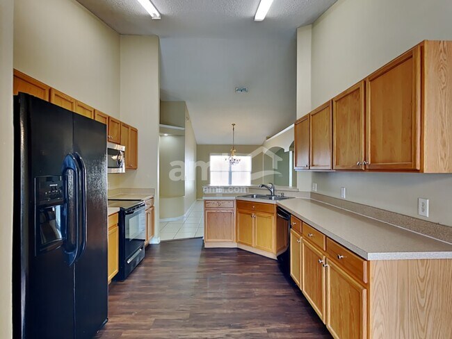 Building Photo - 2229 Hunters Greene Dr