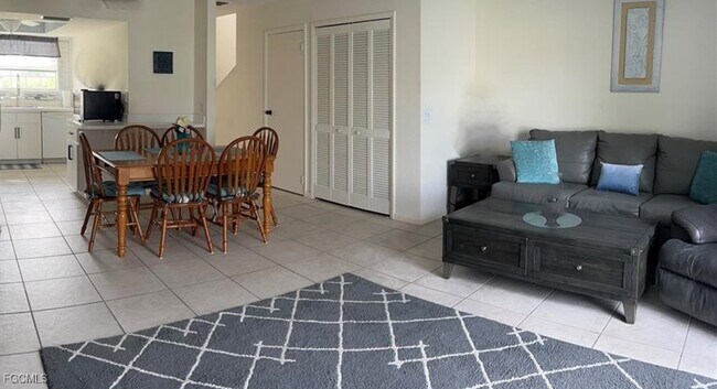 Foto del edificio - 1005 SW 48th Terrace