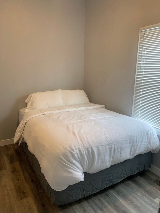 Foto del edificio - 1527 Poplar St