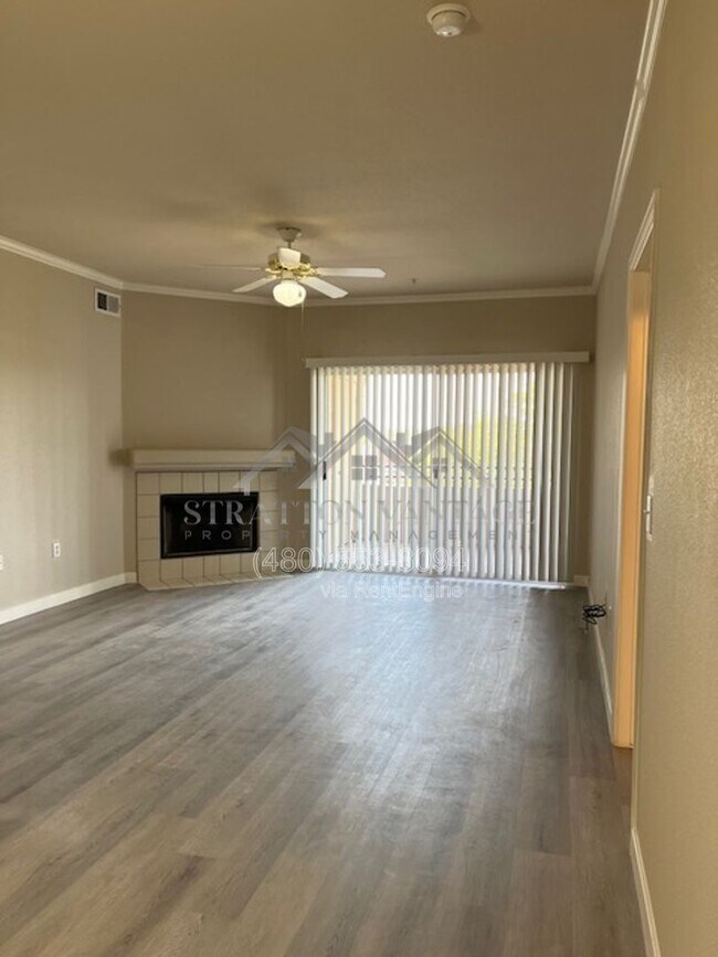 Foto del edificio - 5401 E Van Buren St