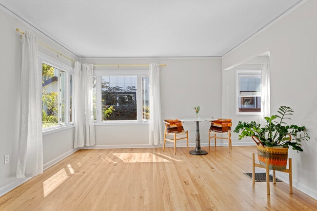 Living Room - 5263 NE 32nd Pl