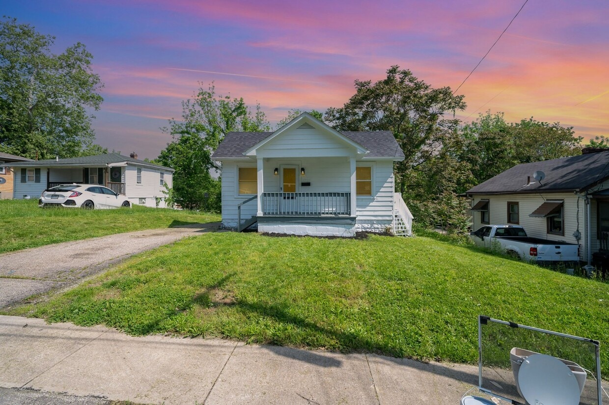 Primary Photo - 3728 Standish Ave