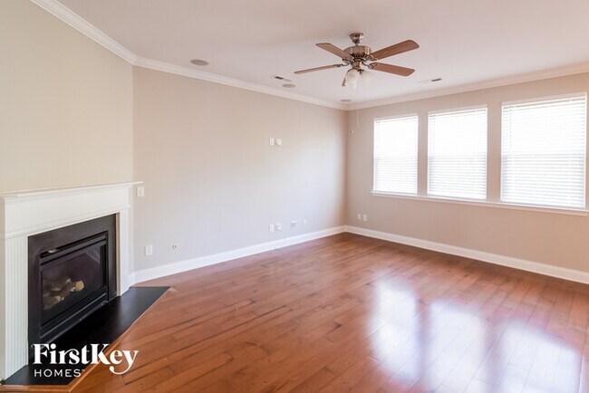Foto del edificio - 7006 Meadowsweet Ln