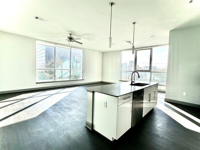 Foto del edificio - 3788 Richmond Ave.