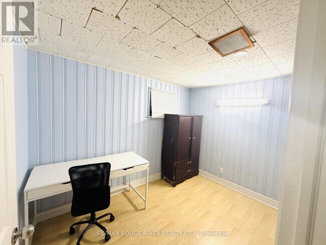 Building Photo - 15 Berkham Rd