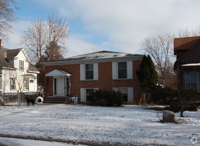 Building Photo - 2929 29th Ave S