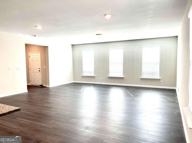 Building Photo - 305 Golden Eagle Pkwy