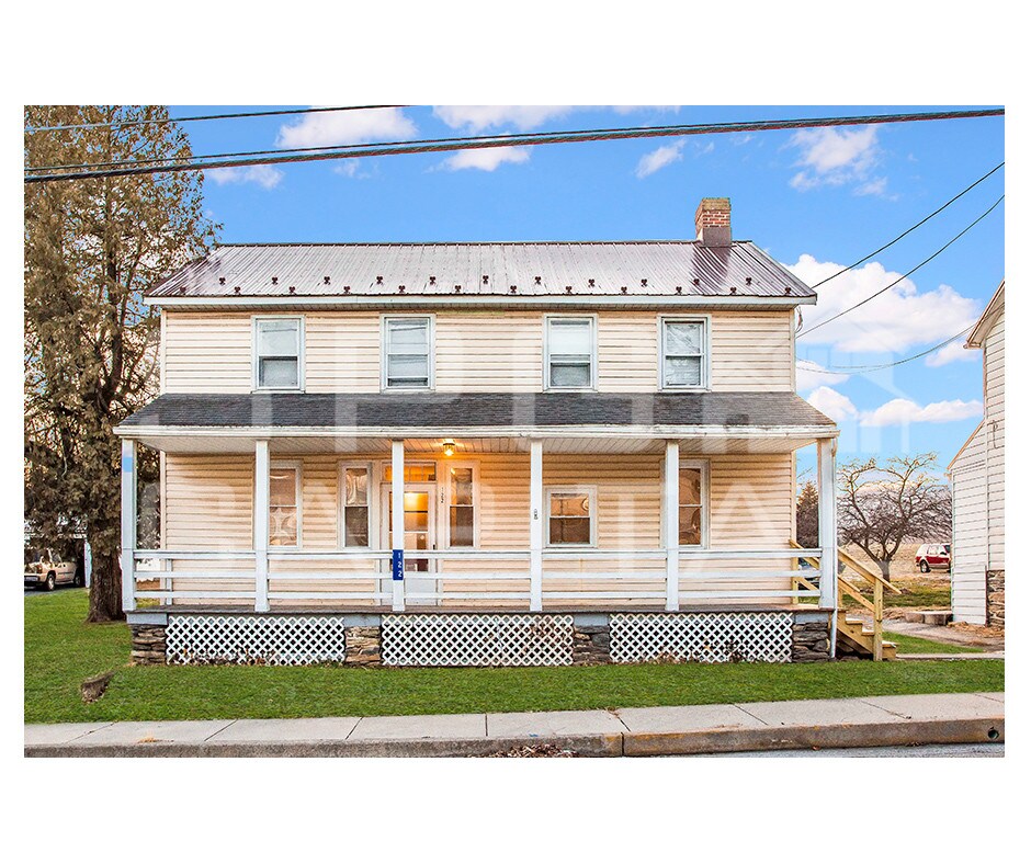 Primary Photo - 122 N Main St