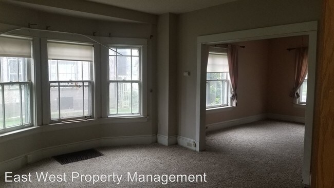 Building Photo - 962-964 88th Ave W