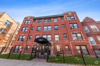 Building Photo - 1717 W North Shore Ave