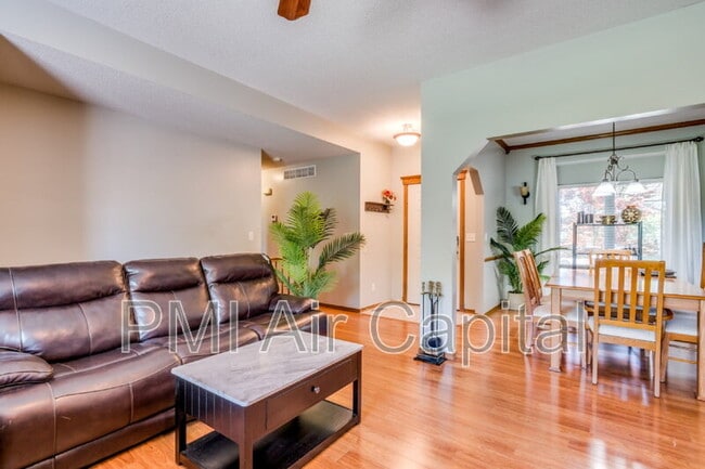 Foto del edificio - 2431 E Eastridge St