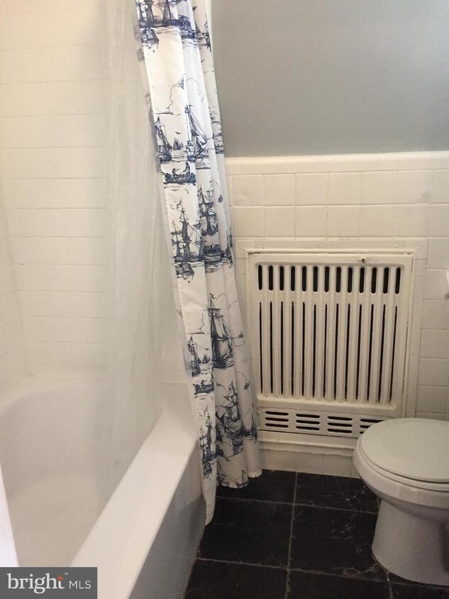 Primary Photo - 311 E Girard Ave