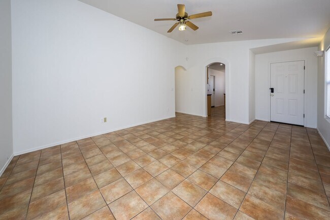 Building Photo - 10166 E Desert Gorge Dr