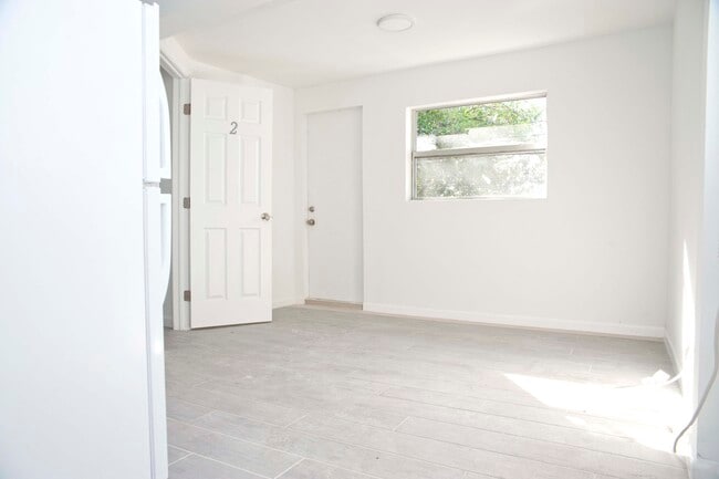 Foto del edificio - 1323 N Federal Hwy