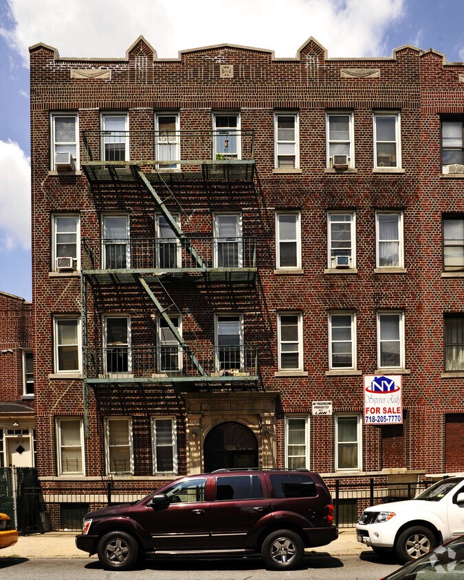 4820 46th St - 48-20 46th Street