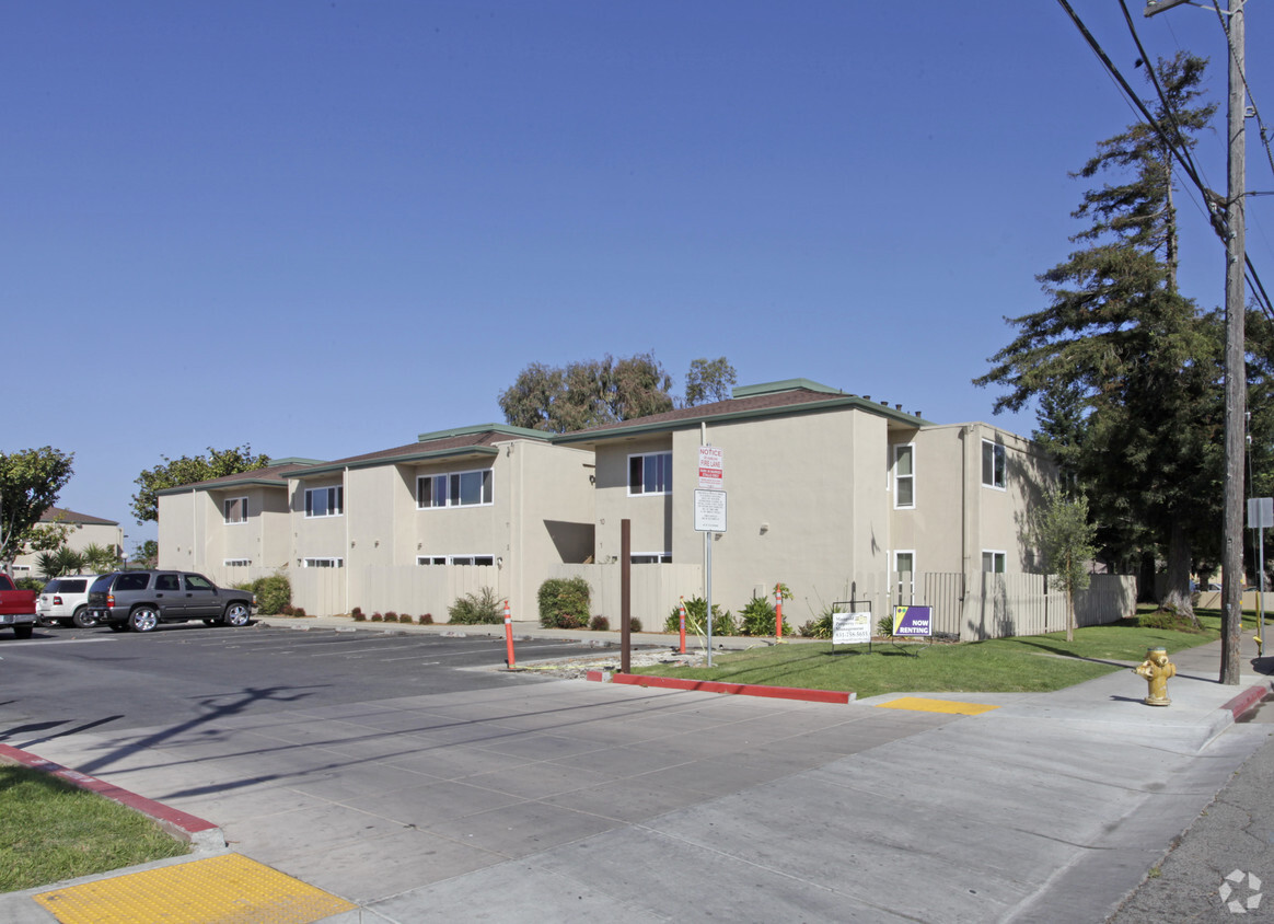 Building Photo - Sunset Park Apartments