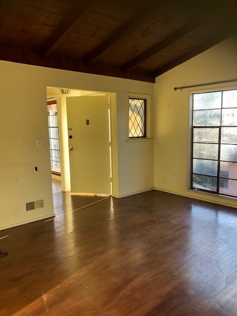 living room - 1224 N Hollywood Way