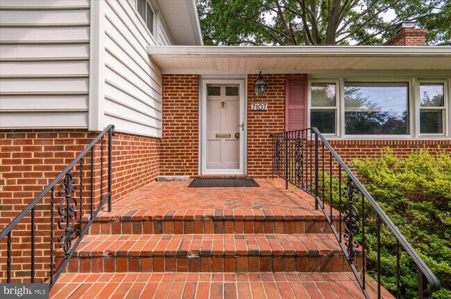 Building Photo - 7107 Tyndale St
