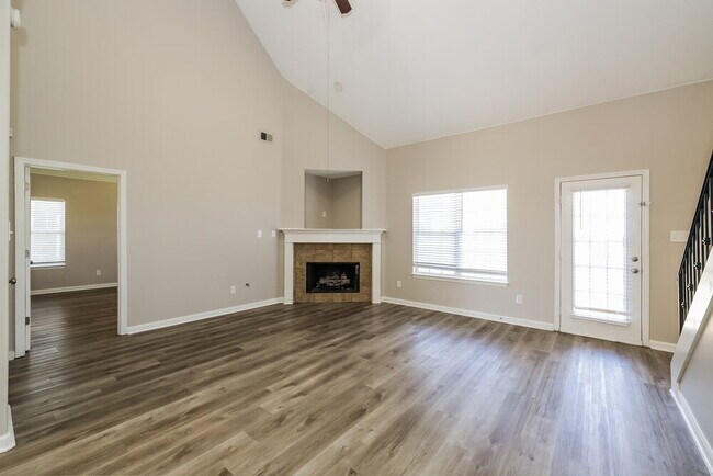 Foto del edificio - 7768 Birdwood Dr