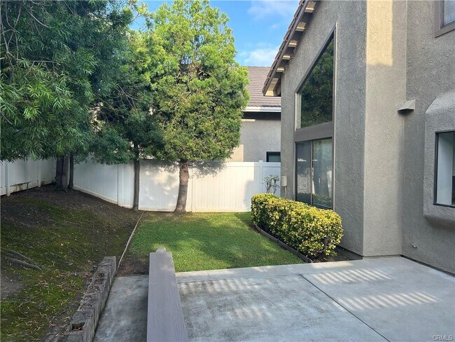 Foto del edificio - 8232 E Flowerwood Ave