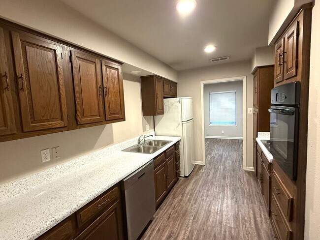 Photo - 1413-1415 Blackwell Drive Apartment