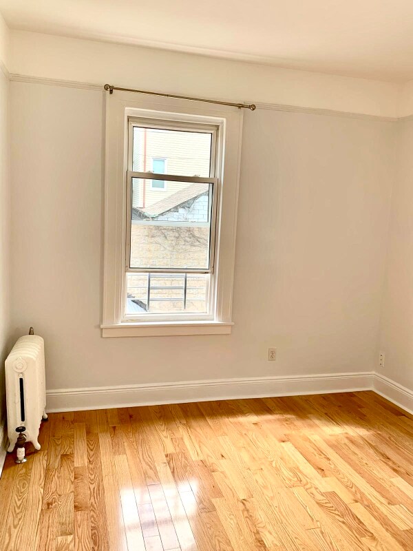 Foto principal - 41-26 57th St