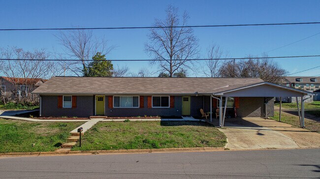 Building Photo - 1707 4th Ave E