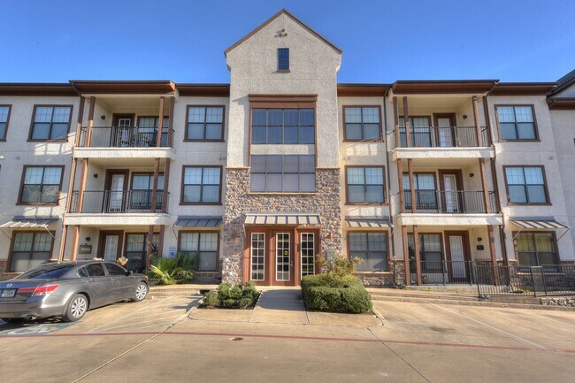 Foto del edificio - Charming Home Awaits: Spacious & Modern Living in a Prime Location