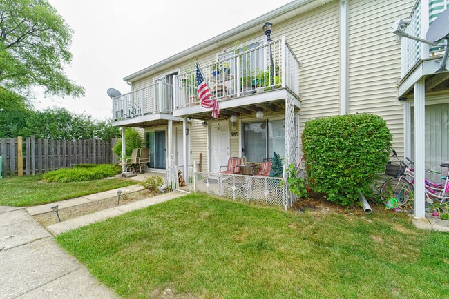 Building Photo - 389 Meadow Green Ln