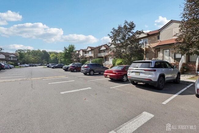 Foto del edificio - 4420 Birchwood Ct