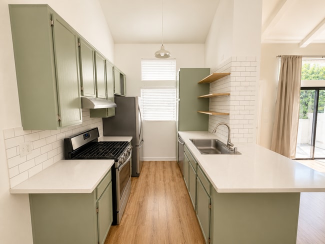 Building Photo - 3744 Arnold Ave