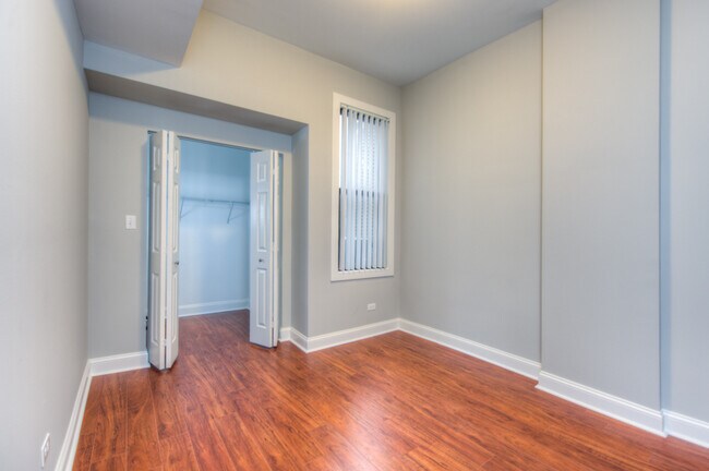 Foto del edificio - 1153 W Diversey Pkwy