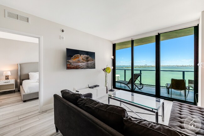 Foto del edificio - 460 NE 28th St