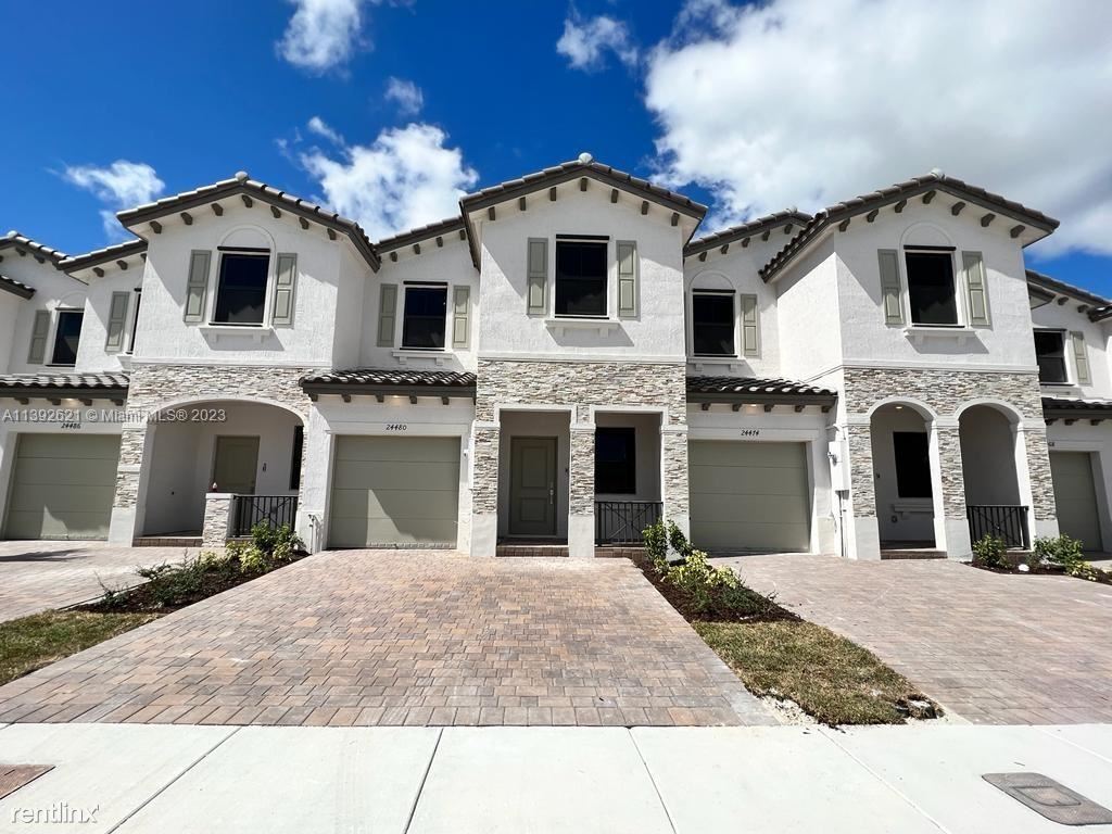 Foto principal - 4 br, 2.5 bath House - 24480 SW 119th Pl