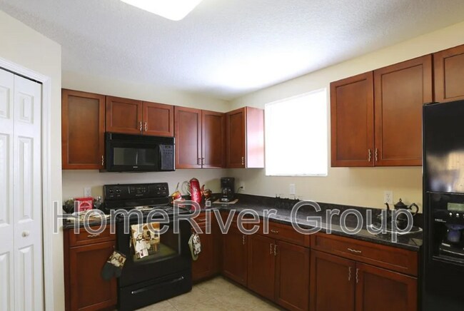 Foto del edificio - 6047 Gibson Ave