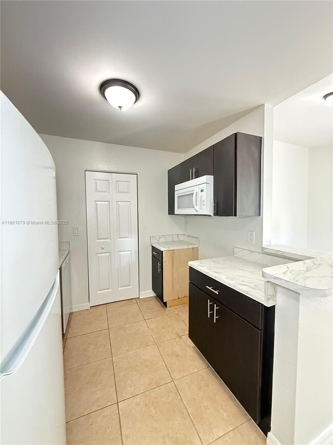 Foto del edificio - 160 SW 8th Ave