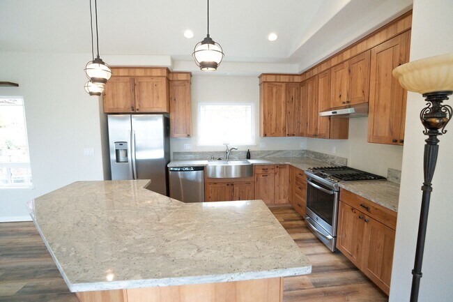 Foto del edificio - Custom Home on Humboldt Hill in Ocean Poin...