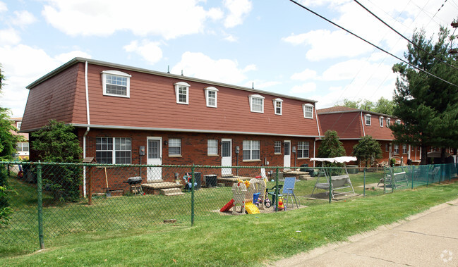 Building Photo - Broadway Gardens